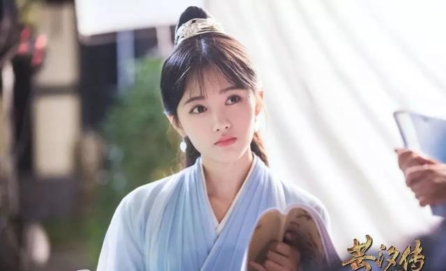 鞠婧祎影视剧照与SNH48公演对比