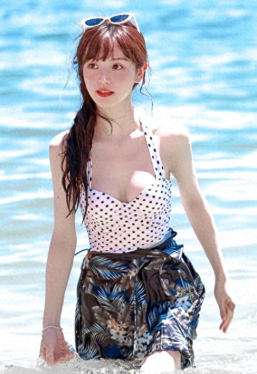 田曦薇甜美笑容