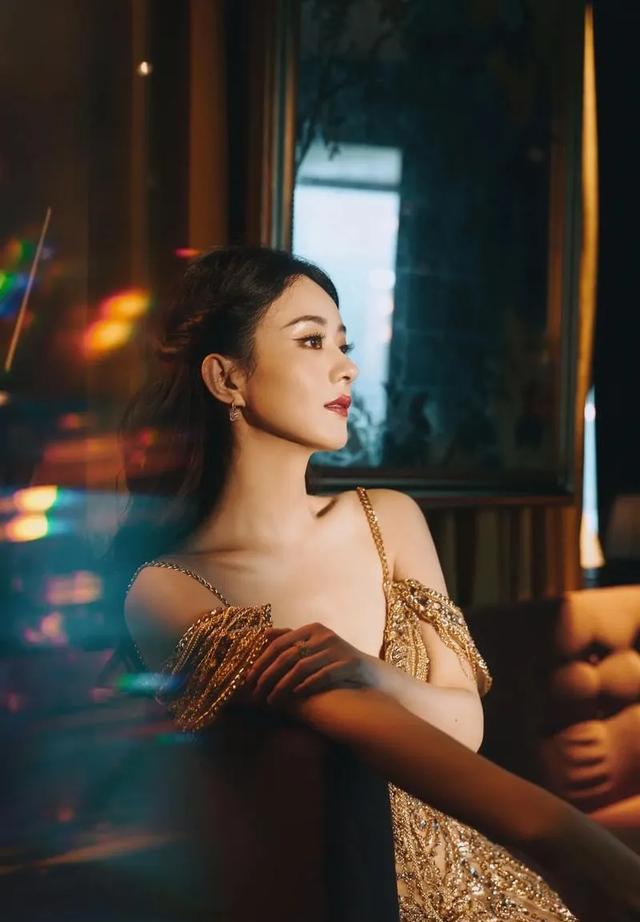 赵丽颖工作照